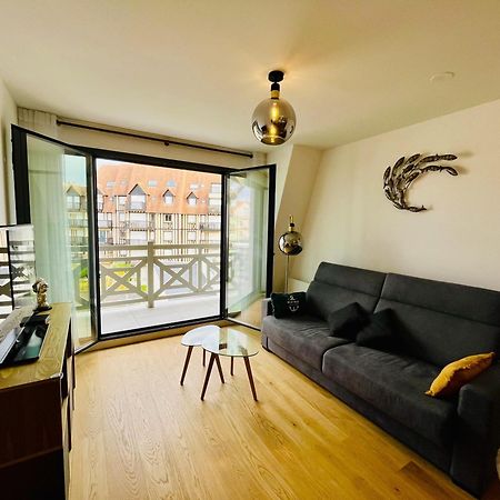 Sejour Authentique - Balcon, Parking & Wifi Ultra-Rapide Apartment Deauville Exterior foto