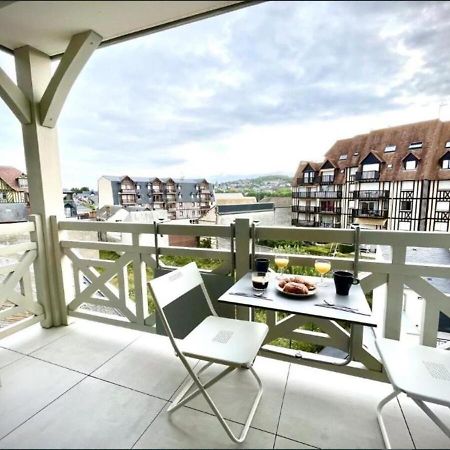 Sejour Authentique - Balcon, Parking & Wifi Ultra-Rapide Apartment Deauville Exterior foto