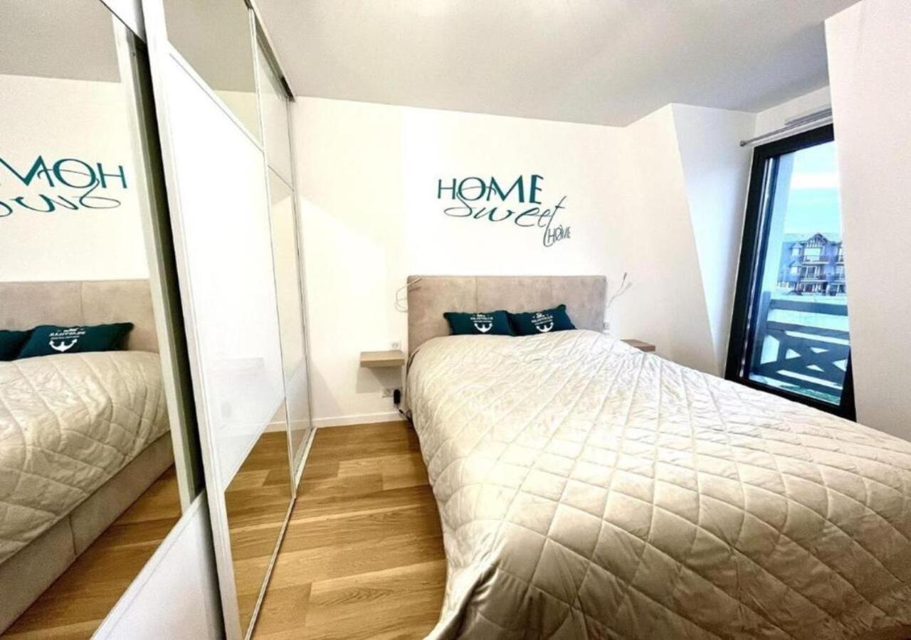 Sejour Authentique - Balcon, Parking & Wifi Ultra-Rapide Apartment Deauville Exterior foto